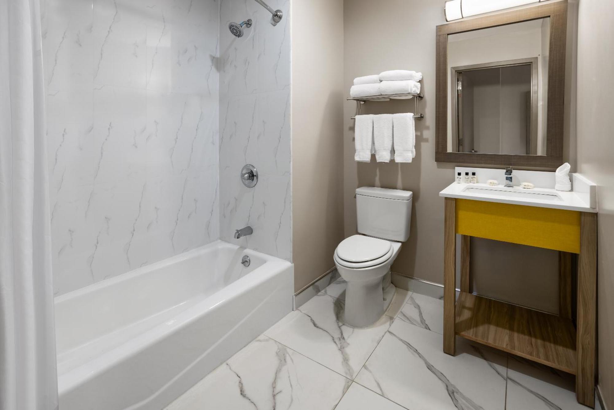 ניו יורק Days Inn By Wyndham Staten Island מראה חיצוני תמונה