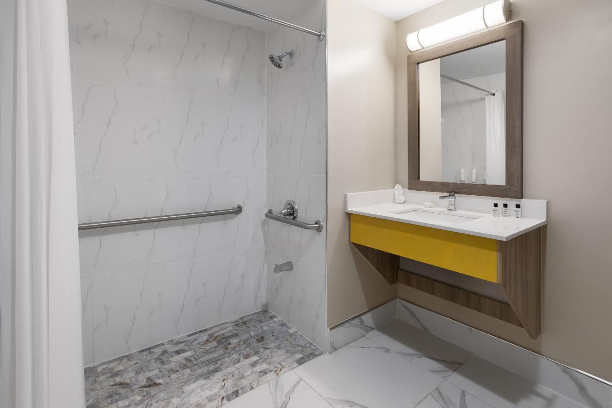 ניו יורק Days Inn By Wyndham Staten Island מראה חיצוני תמונה