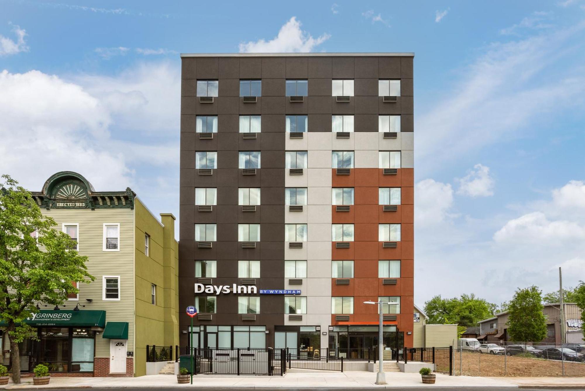 ניו יורק Days Inn By Wyndham Staten Island מראה חיצוני תמונה